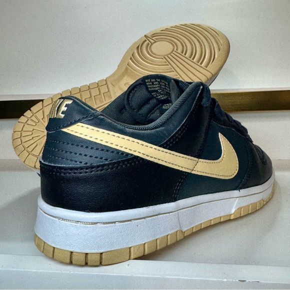 Nike Dunk Low Black Sesame DV0831-005 Men 6.5 Women 8 Preowned Like New No Box - Picture 3 of 16